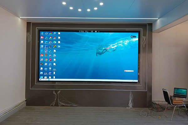 投影機和拼接屏、LED顯示屏有什么區(qū)別