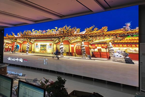 COB顯示屏和SMD顯示屏哪個(gè)好？